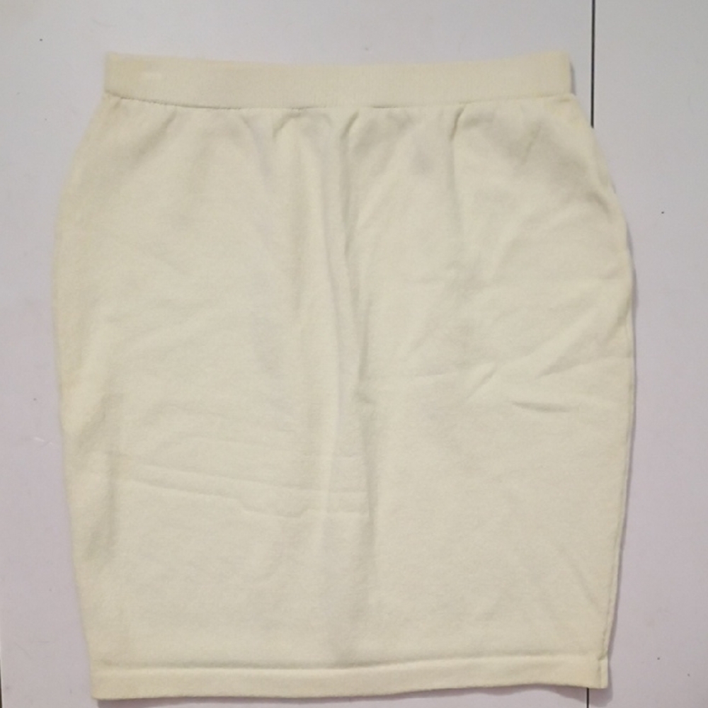 St. John Collection Cream Pencil Skirt